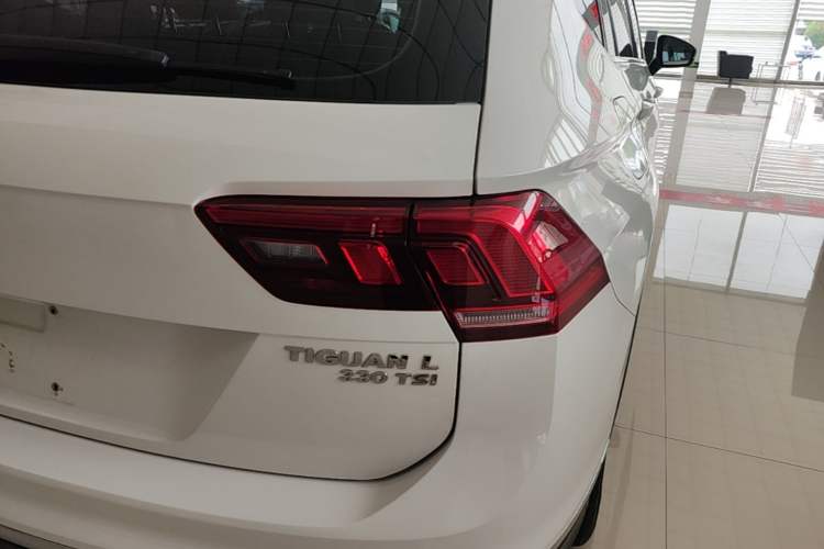 Used Volkswagen Tiguan L 2018 330TSI Automatic Two-Wheel Drive Luxury Edition Right Rear Taillight