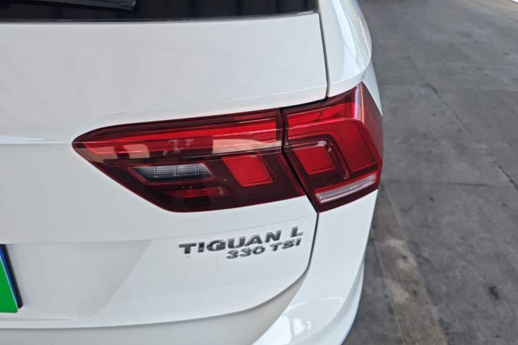 Used Volkswagen Tiguan L 2018 330TSI Automatic Two-Wheel Drive Luxury Edition Right Rear Taillight