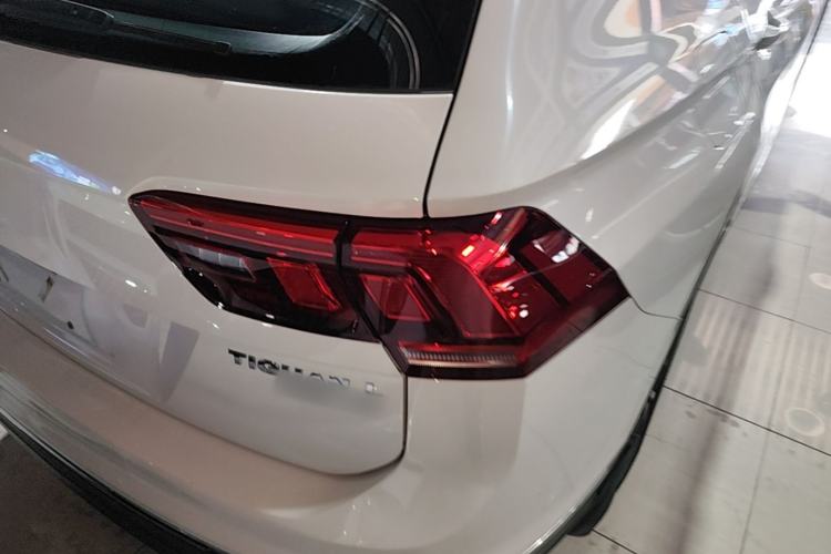 Used Volkswagen Tiguan L 2018 330TSI Automatic Two-Wheel Drive Luxury Edition Right Rear Taillight