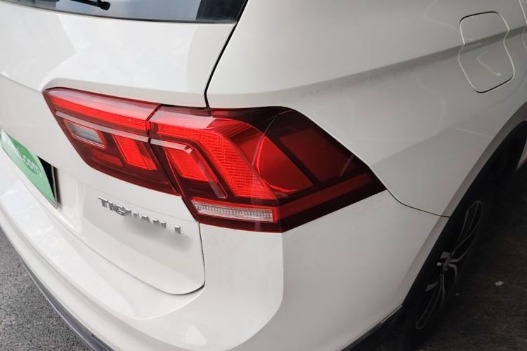 Used Volkswagen Tiguan L 2018 330TSI Automatic Two-Wheel Drive Luxury Edition Right Rear Taillight