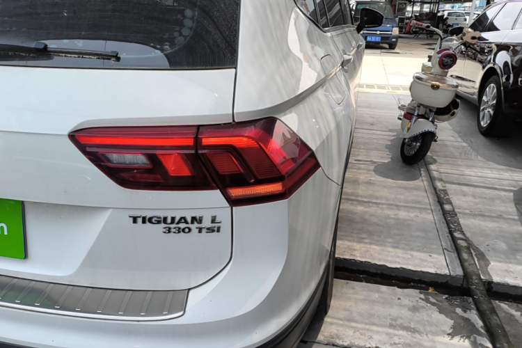 Used Volkswagen Tiguan L 2018 330TSI Automatic Two-Wheel Drive Luxury Edition Right Rear Taillight
