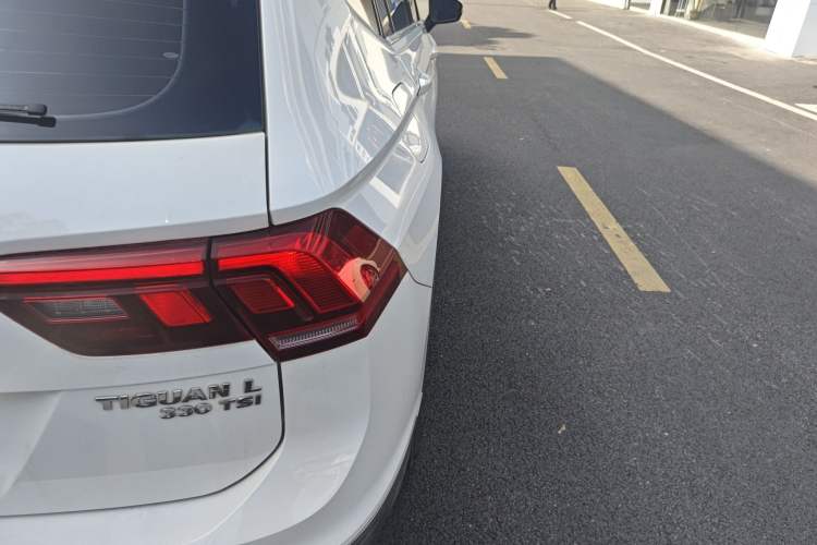 Used Volkswagen Tiguan L 2018 330TSI Automatic Two-Wheel Drive Luxury Edition Right Rear Taillight