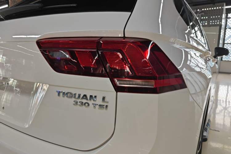 Used Volkswagen Tiguan L 2018 Facelift 330TSI Automatic Two-Wheel Drive Luxury Edition Right Rear Taillight
