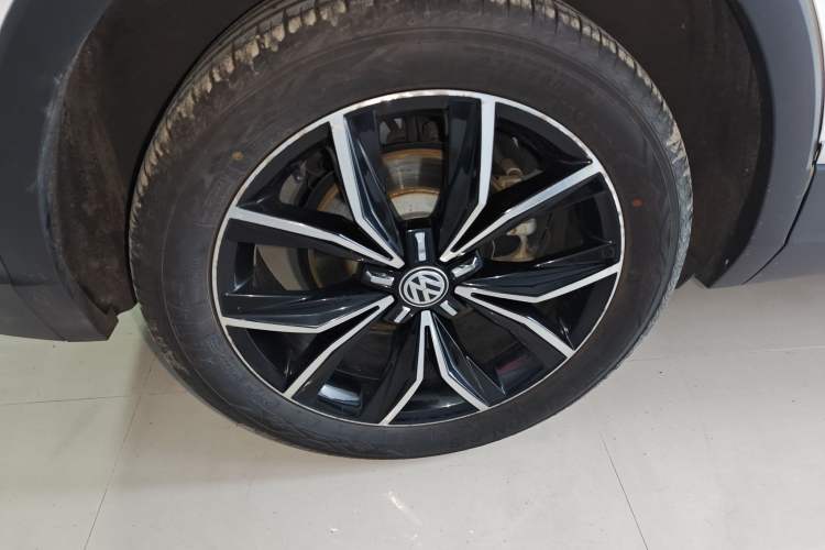 Used Volkswagen Tiguan L 2018 330TSI Automatic Two-Wheel Drive Flagship Edition Right Rear Wheel Hub