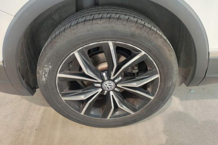 Used Volkswagen Tiguan L 2018 330TSI Automatic Two-Wheel Drive Flagship Edition Right Rear Wheel Hub