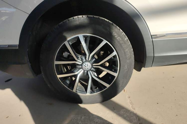 Used Volkswagen Tiguan L 2018 Facelift 330TSI Automatic Two-Wheel Drive Luxury Edition Right Rear Wheel Hub