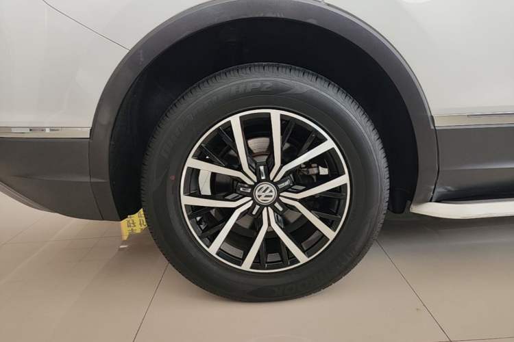 Used Volkswagen Tiguan L 2018 330TSI Automatic Two-Wheel Drive Luxury Edition Right Rear Wheel Hub