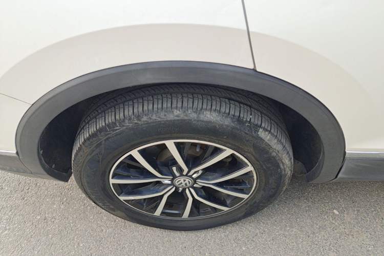 Used Volkswagen Tiguan L 2018 330TSI Automatic Two-Wheel Drive Luxury Edition Right Rear Wheel Hub