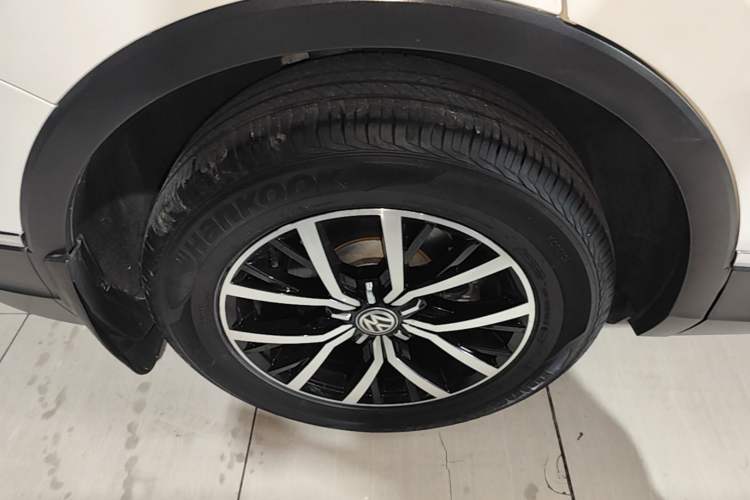 Used Volkswagen Tiguan L 2018 330TSI Automatic Two-Wheel Drive Luxury Edition Right Rear Wheel Hub
