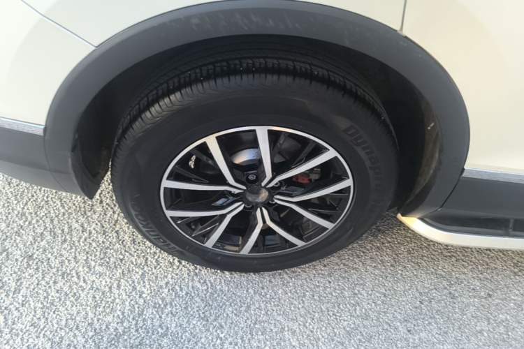 Used Volkswagen Tiguan L 2018 Revised Version 330TSI Automatic Two-Wheel Drive Comfort Edition Right Rear Wheel Hub