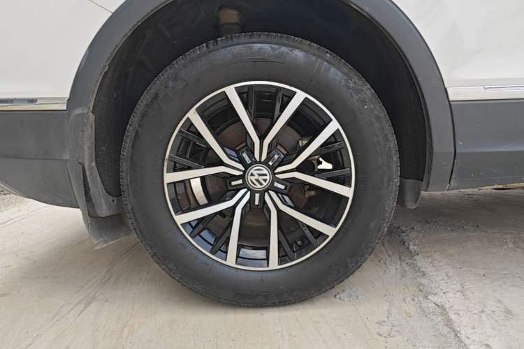 Used Volkswagen Tiguan L 2018 330TSI Automatic Two-Wheel Drive Luxury Edition Right Rear Wheel Hub