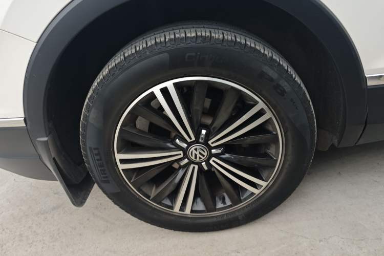 Used Volkswagen Tiguan L 2018 380TSI Automatic All-Wheel Drive Luxury Edition Right Rear Wheel Hub