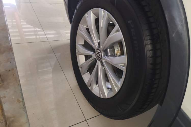 Used Volkswagen Tiguan L 2018 330TSI Automatic Two-Wheel Drive Luxury Edition Right Rear Wheel Hub