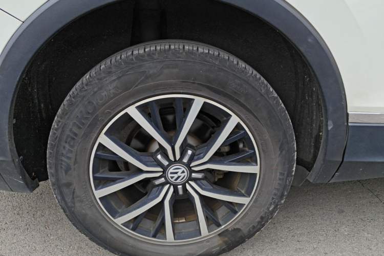 Used Volkswagen Tiguan L 2018 330TSI Automatic Two-Wheel Drive Luxury Edition Right Rear Wheel Hub