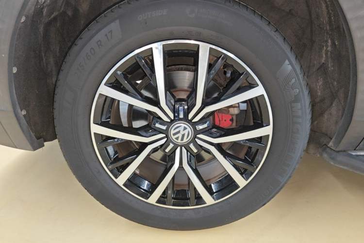 Used Volkswagen Tiguan L 2018 Facelift 330TSI Automatic Two-Wheel Drive Luxury Edition Right Rear Wheel Hub