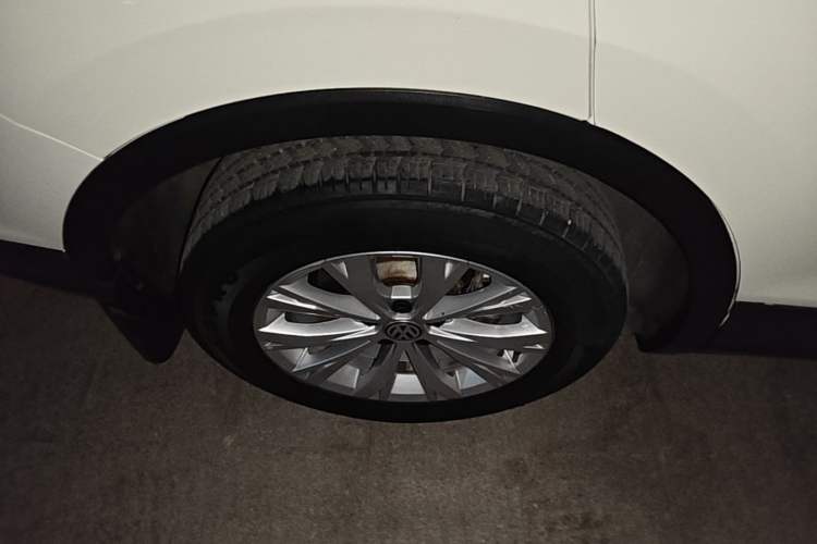Used Volkswagen Tiguan L 2018 330TSI Automatic Two-Wheel Drive Luxury Edition Right Rear Wheel Hub
