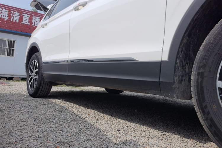 Used Volkswagen Tiguan L 2018 330TSI Automatic Two-Wheel Drive Luxury Edition Right Side Sill