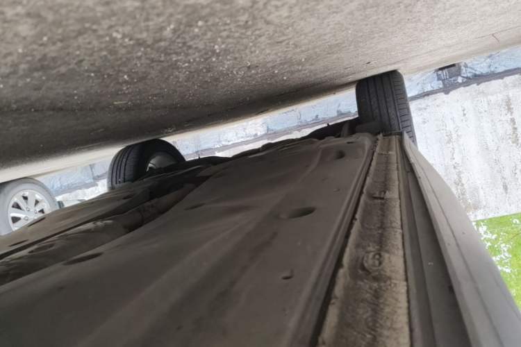 Used Volkswagen Tiguan L 2018 380TSI Automatic All-Wheel Drive Luxury Edition Right Side Sill