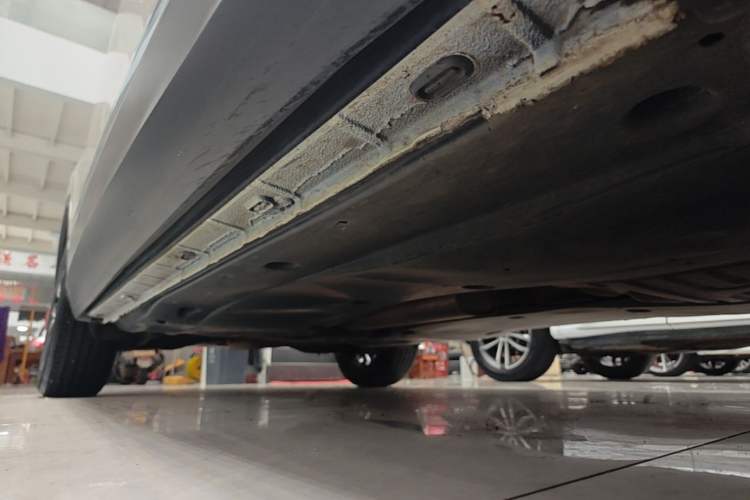 Used Volkswagen Tiguan L 2018 330TSI Automatic Two-Wheel Drive Luxury Edition Right Side Sill