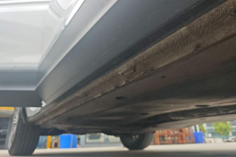 Used Volkswagen Tiguan L 2018 380TSI Automatic All-Wheel Drive Luxury Edition Right Side Sill