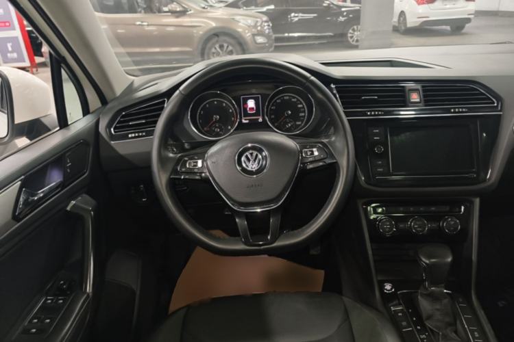 Used Volkswagen Tiguan L 2018 Revised Version 330TSI Automatic Two-Wheel Drive Comfort Edition Steering Wheel