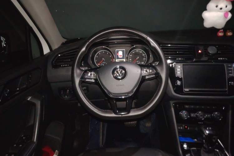 Used Volkswagen Tiguan L 2018 330TSI Automatic Two-Wheel Drive Luxury Edition Steering Wheel