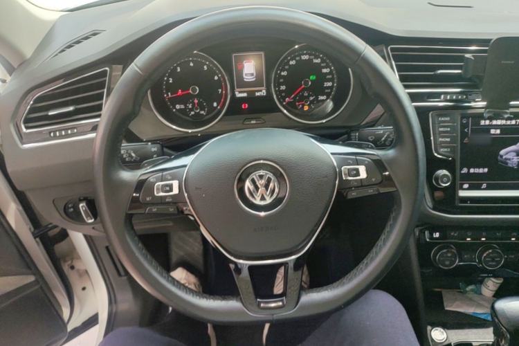 Used Volkswagen Tiguan L 2018 330TSI Automatic Two-Wheel Drive Flagship Edition Steering Wheel