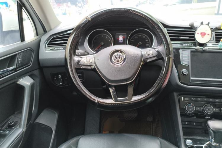 Used Volkswagen Tiguan L 2018 330TSI Automatic Two-Wheel Drive Luxury Edition Steering Wheel