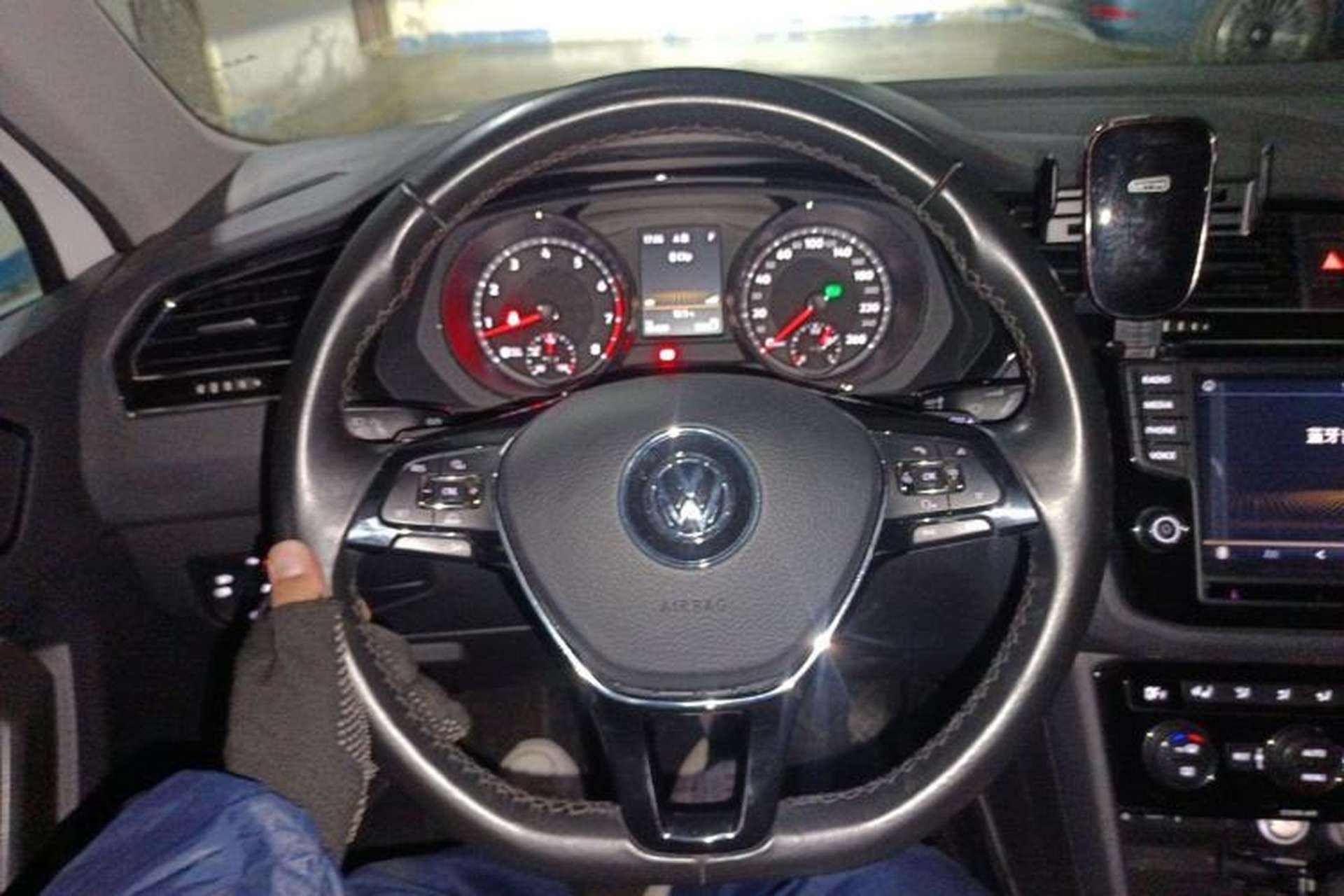 Used Volkswagen Tiguan L 2018 380TSI Automatic All-Wheel Drive Luxury Edition Steering Wheel