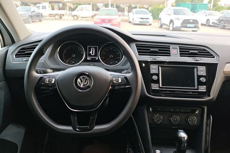 Used Volkswagen Tiguan L 2018 330TSI Automatic Two-Wheel Drive Luxury Edition Steering Wheel