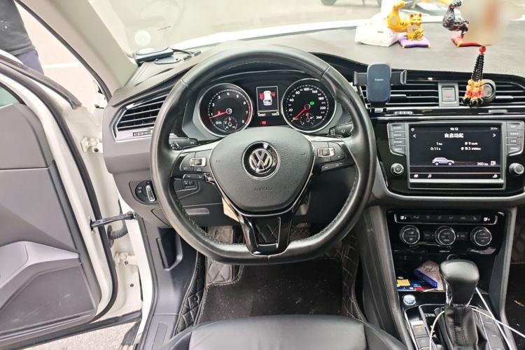 Used Volkswagen Tiguan L 2018 330TSI Automatic Two-Wheel Drive Luxury Edition Steering Wheel