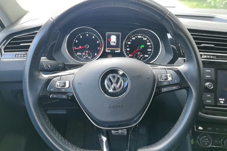 Used Volkswagen Tiguan L 2018 Facelift 330TSI Automatic Two-Wheel Drive Luxury Edition Steering Wheel
