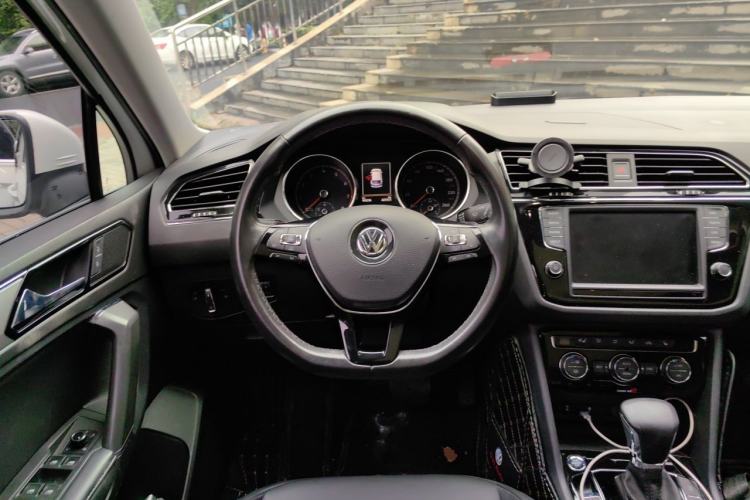 Used Volkswagen Tiguan L 2018 330TSI Automatic Two-Wheel Drive Luxury Edition Steering Wheel