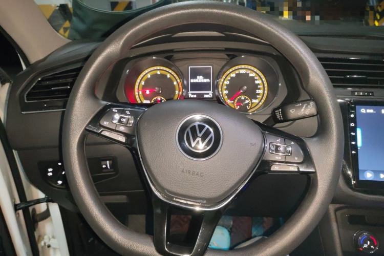 Used Volkswagen Tiguan L 2018 280TSI Automatic Two-Wheel Drive Comfort Edition Steering Wheel