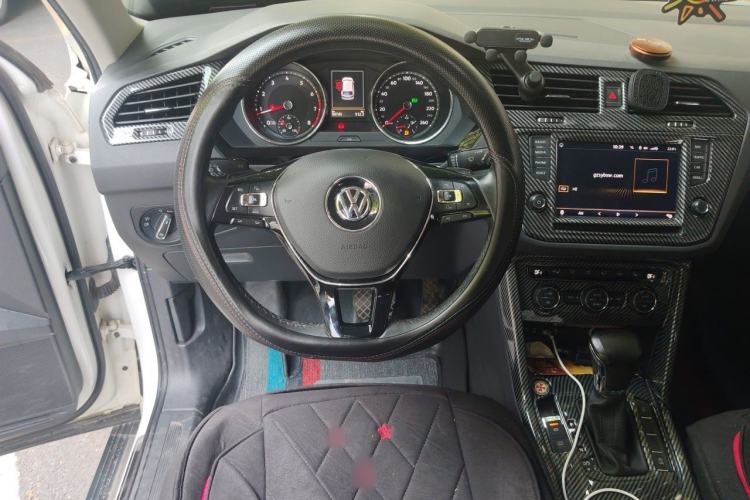 Used Volkswagen Tiguan L 2018 330TSI Automatic Two-Wheel Drive Luxury Edition Steering Wheel