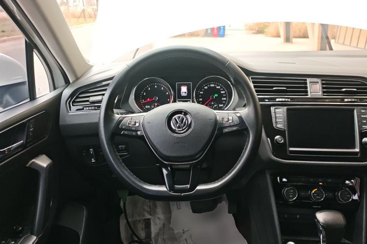 Used Volkswagen Tiguan L 2018 330TSI Automatic Two-Wheel Drive Comfort Edition Steering Wheel