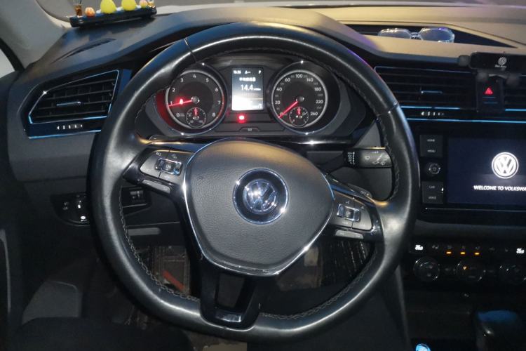 Used Volkswagen Tiguan L 2018 Facelift 330TSI Automatic Two-Wheel Drive Luxury Edition Steering Wheel