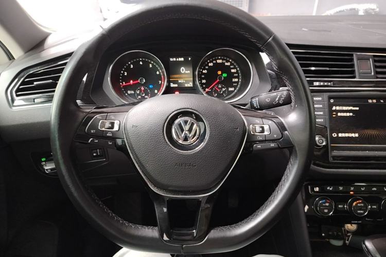 Used Volkswagen Tiguan L 2018 330TSI Automatic Two-Wheel Drive Luxury Edition Steering Wheel