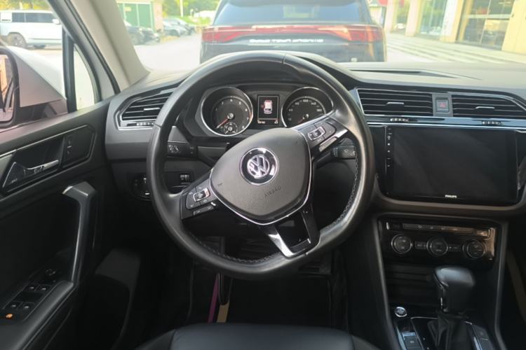 Used Volkswagen Tiguan L 2018 Revised Version 330TSI Automatic Two-Wheel Drive Comfort Edition Steering Wheel