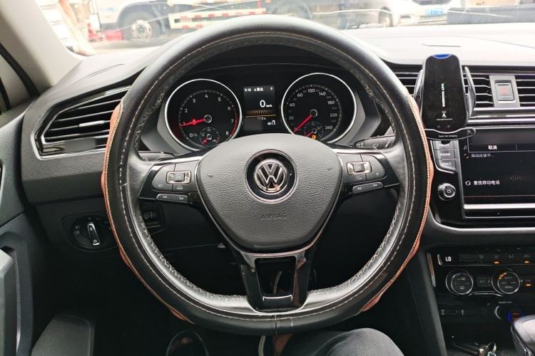 Used Volkswagen Tiguan L 2018 330TSI Automatic Two-Wheel Drive Comfort Edition Steering Wheel