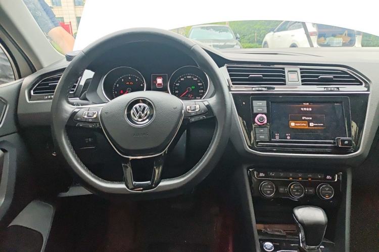 Used Volkswagen Tiguan L 2018 Facelift 330TSI Automatic Two-Wheel Drive Luxury Edition Steering Wheel