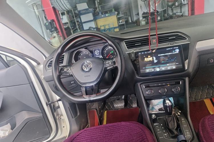 Used Volkswagen Tiguan L 2018 330TSI Automatic Two-Wheel Drive Luxury Edition Steering Wheel