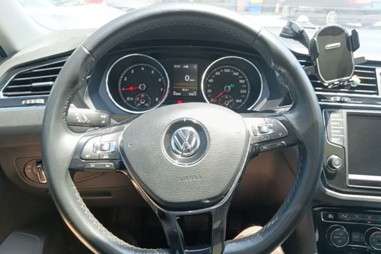 Used Volkswagen Tiguan L 2018 330TSI Automatic Two-Wheel Drive Luxury Edition Steering Wheel