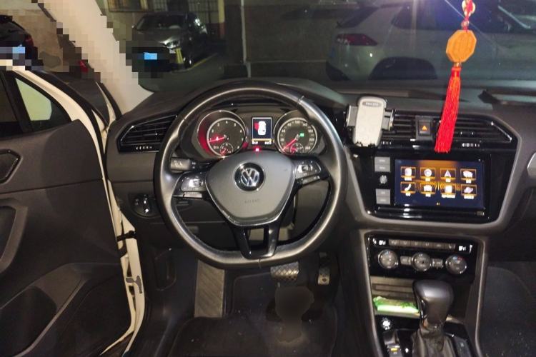 Used Volkswagen Tiguan L 2018 Facelift 330TSI Automatic Two-Wheel Drive Luxury Edition Steering Wheel