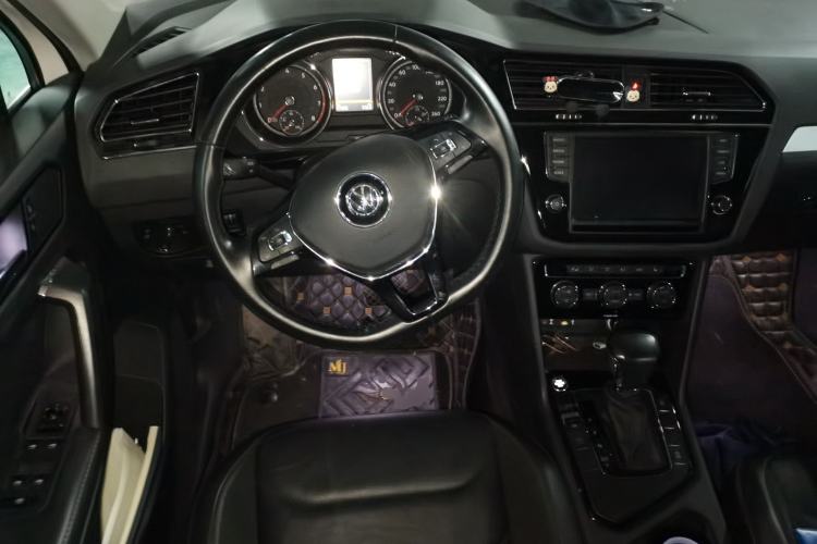 Used Volkswagen Tiguan L 2018 330TSI Automatic Two-Wheel Drive Luxury Edition Steering Wheel