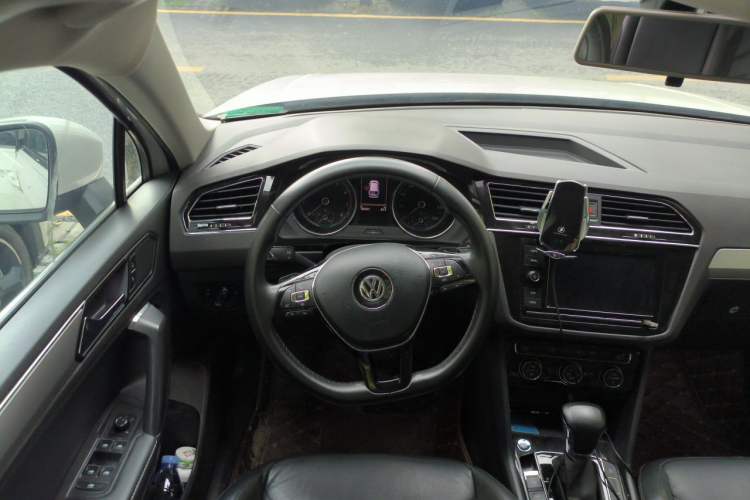 Used Volkswagen Tiguan L 2018 280TSI Automatic Two-Wheel Drive Comfort Edition Steering Wheel