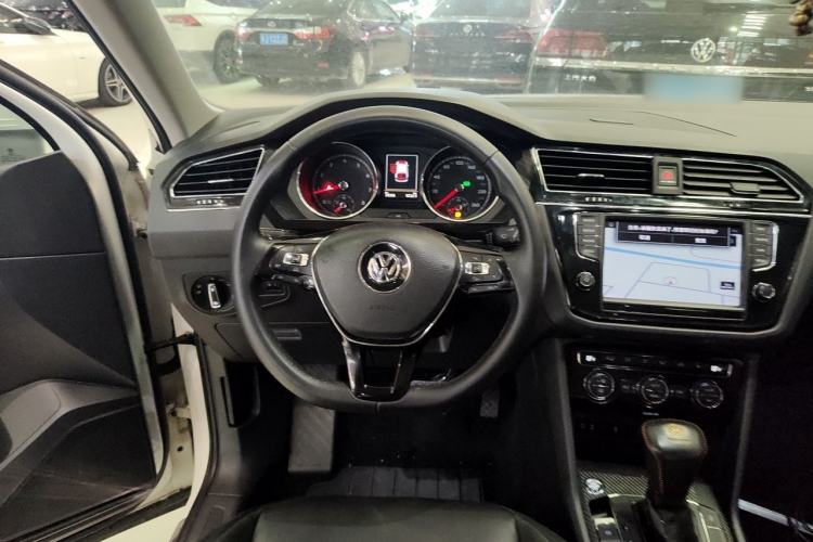 Used Volkswagen Tiguan L 2018 330TSI Automatic Two-Wheel Drive Luxury Edition Steering Wheel
