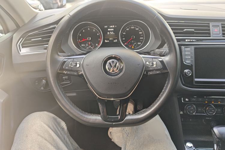 Used Volkswagen Tiguan L 2018 330TSI Automatic Two-Wheel Drive Luxury Edition Steering Wheel