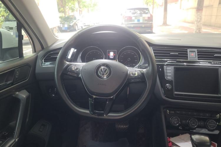 Used Volkswagen Tiguan L 2018 380TSI Automatic All-Wheel Drive Flagship Edition Steering Wheel