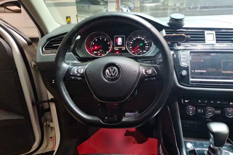 Used Volkswagen Tiguan L 2018 330TSI Automatic Two-Wheel Drive Comfort Edition Steering Wheel